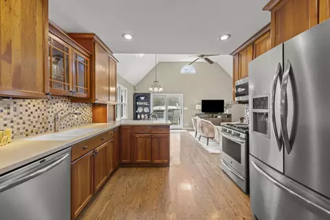 904 Gamon Rd, Wheaton, IL 60189 photo 9