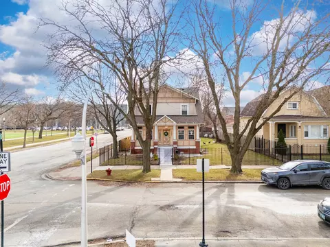 7601 S Bennett Ave, Chicago, IL 60649 photo 40