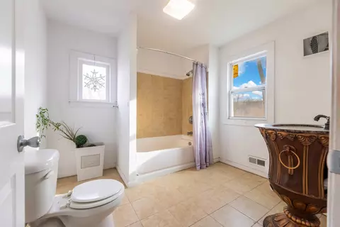 7601 S Bennett Ave, Chicago, IL 60649 photo 15
