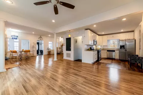 7601 S Bennett Ave, Chicago, IL 60649 photo 7