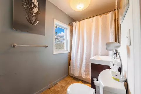 7601 S Bennett Ave, Chicago, IL 60649 photo 10
