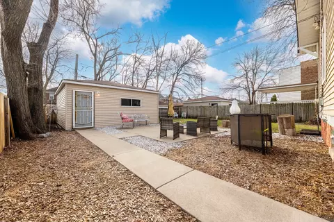 7601 S Bennett Ave, Chicago, IL 60649 photo 28