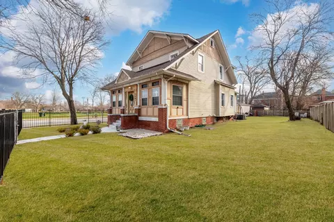 7601 S Bennett Ave, Chicago, IL 60649 photo 30