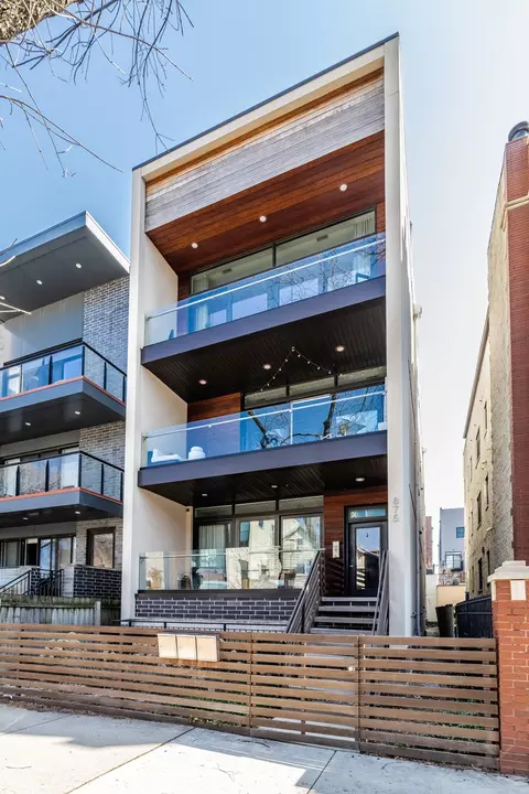 875 N Marshfield Ave #1, Chicago, IL 60622