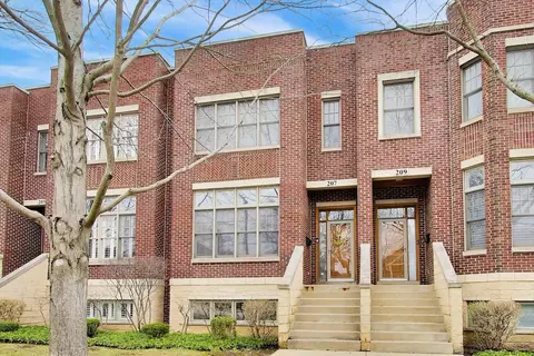 207 S Evergreen Ave, Arlington Heights, IL 60005