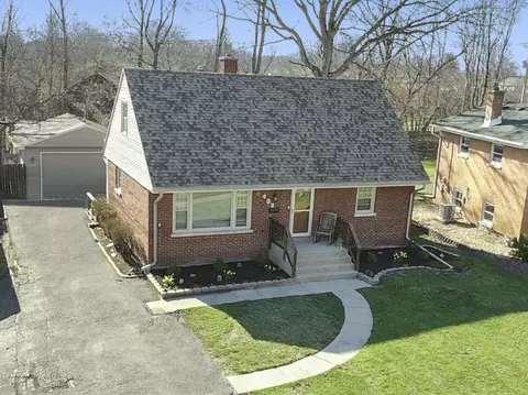 432 Winston Ln, Chicago Heights, IL 60411