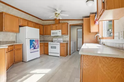 233 Avenue E St, Bloomington, IL 61704 photo 12