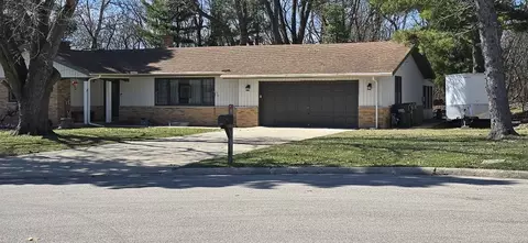 205 N Dale Ave, Mchenry, IL 60050