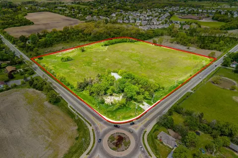 406 Monaville Rd, Lake Villa, IL 60046