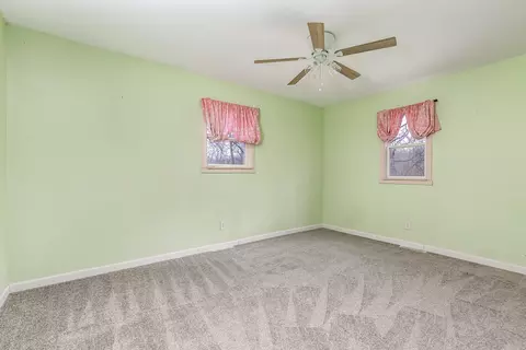 Bedroom - 2359 105th Ave, Aledo, IL 61231 photo 3 of 7
