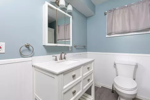 Bath - 2359 105th Ave, Aledo, IL 61231 photo 2 of 3