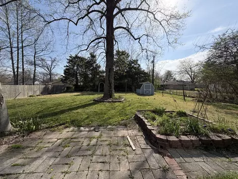 Exterior - 43 Ridge Rd, Centralia, IL 62801 photo 4 of 6