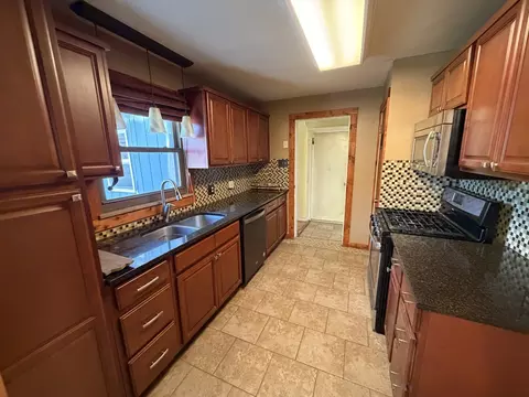 Kitchen - 43 Ridge Rd, Centralia, IL 62801 photo 1 of 2
