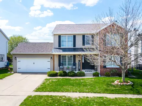 22 Long Cove Ct, Bloomington, IL 61704