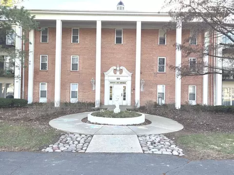 5101 Carriageway Dr #201, Rolling Meadows, IL 60008