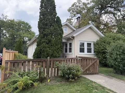 979 Vine St, Winnetka, IL 60093