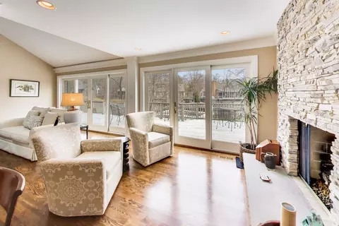 Living - 12 Warrington Dr, Lake Bluff, IL 60044 photo 2 of 3