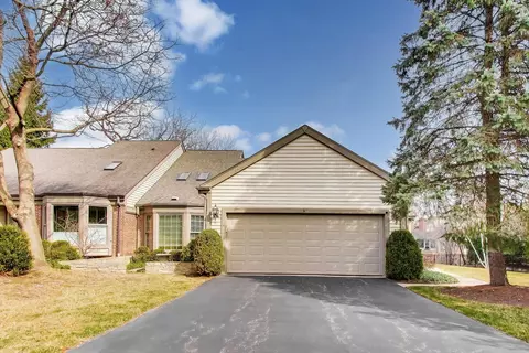 Exterior - 12 Warrington Dr, Lake Bluff, IL 60044 photo 2 of 14