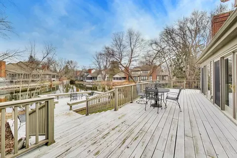 Exterior - 12 Warrington Dr, Lake Bluff, IL 60044 photo 10 of 14