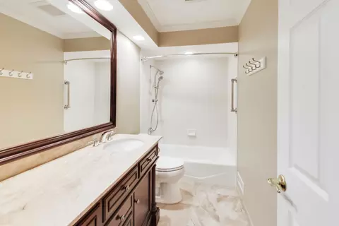 Bath - 12 Warrington Dr, Lake Bluff, IL 60044 photo 4 of 4