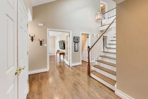 Entry Way - 12 Warrington Dr, Lake Bluff, IL 60044 photo 2 of 3