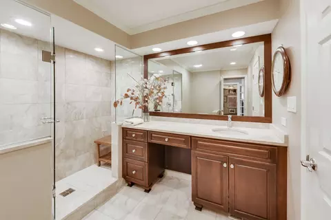 Bath - 12 Warrington Dr, Lake Bluff, IL 60044 photo 1 of 4
