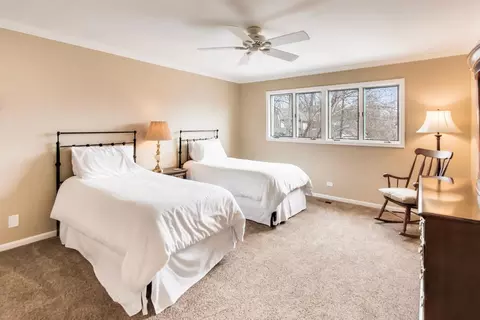Bedroom - 12 Warrington Dr, Lake Bluff, IL 60044 photo 3 of 4