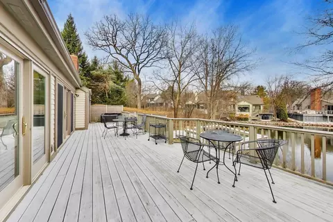 Exterior - 12 Warrington Dr, Lake Bluff, IL 60044 photo 9 of 14