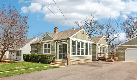 375 S Lake St, Grayslake, IL 60030