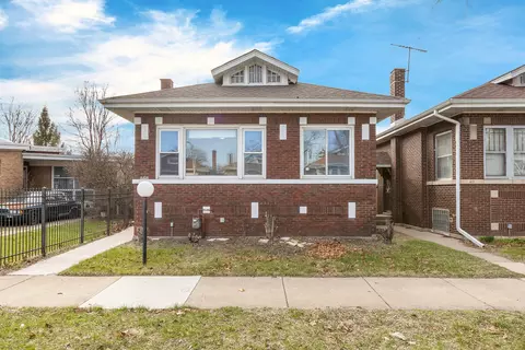 8406 S Oglesby Ave, Chicago, IL 60617