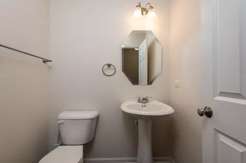 Bath - 4139 Winslow Ct, Aurora, IL 60504 photo 1 of 5