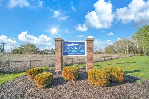 2000 Candlewick Dr SW, Poplar Grove, IL 61065