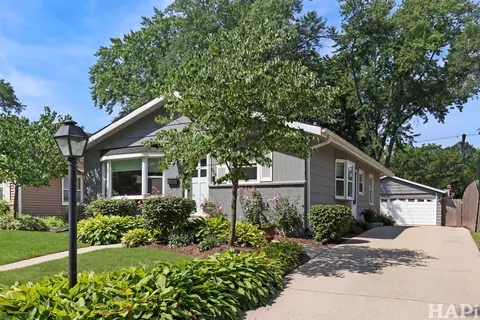 219 Harding Ave, Libertyville, IL 60048