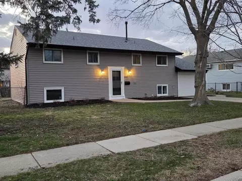 1390 Glen Hill Dr, Glendale Heights, IL 60139