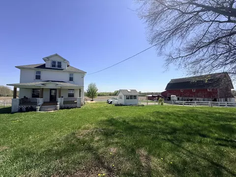 1801 Lee Center Rd, Amboy, IL 61310