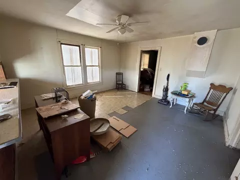 509 W Main St, Walnut Hill, IL 62893 photo 5