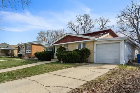 9829 S 51st Ave, Oak Lawn, IL 60453