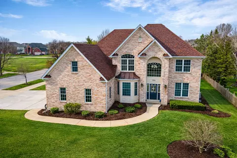 2184 Schrader Ln, North Aurora, IL 60542
