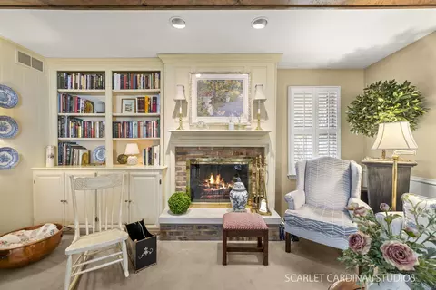 Living - 309 Brookside Cir, Wheaton, IL 60187 photo 6 of 6