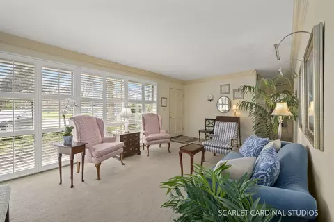 Living - 309 Brookside Cir, Wheaton, IL 60187 photo 2 of 6