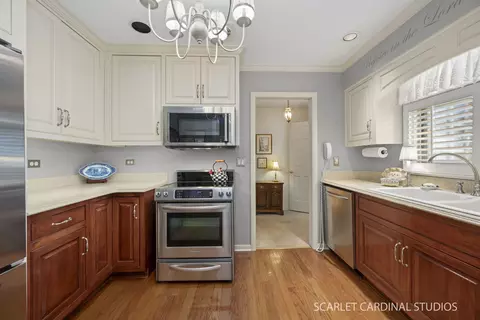 Kitchen - 309 Brookside Cir, Wheaton, IL 60187 photo 1 of 2