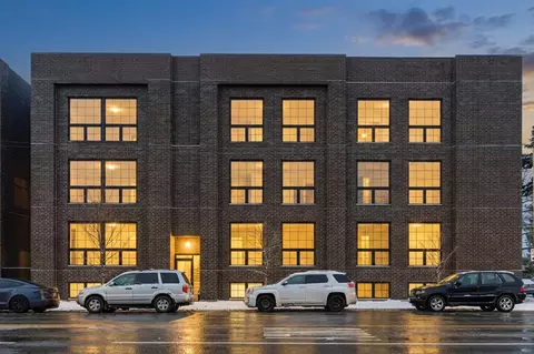 5830 N Lincoln Ave #2E, Chicago, IL 60659