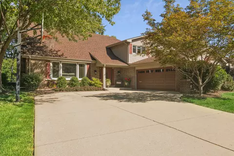 1102 E Waverly Dr, Arlington Heights, IL 60004
