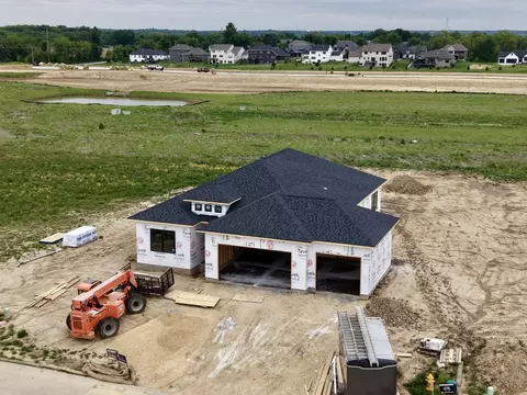 6777 Meghan Ave, Bettendorf, IA 52722