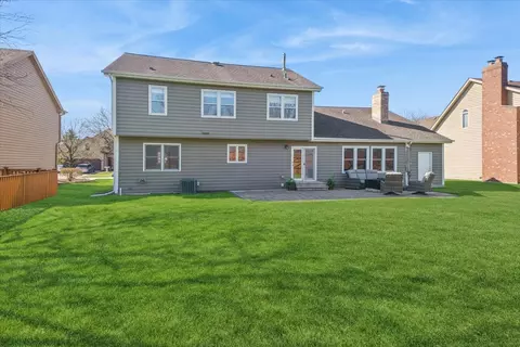 Exterior - 1239 Thackery Ct, Naperville, IL 60564 photo 3 of 9