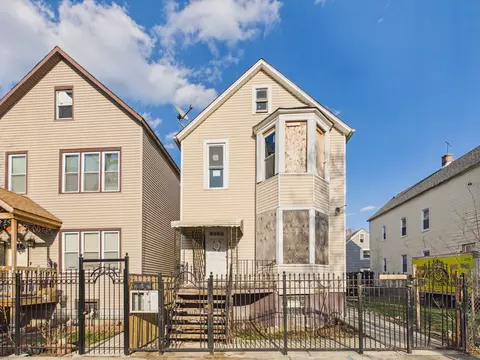 8747 S Escanaba Ave, Chicago, IL 60617