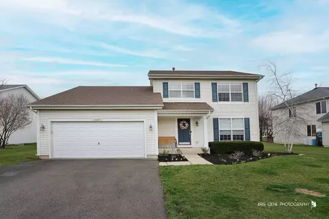 1407 S Janice Ln, Round Lake, IL 60073