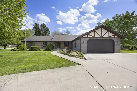 5 S440 Beau Bien Blvd, Naperville, IL 60540