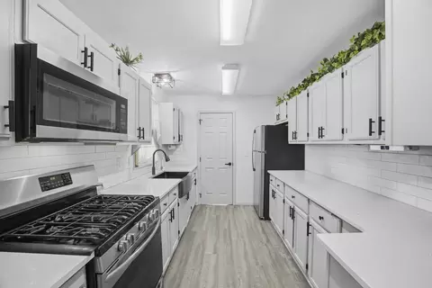 Kitchen - 2810 175th St, Hazel Crest, IL 60429 photo 2 of 2