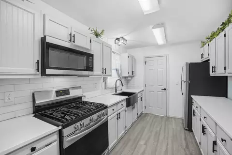 Kitchen - 2810 175th St, Hazel Crest, IL 60429 photo 1 of 2